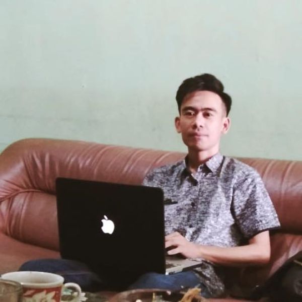 Vitri Yuli Afni Amran, S.SiT, M.Keb